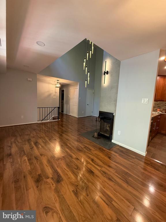 Foto del edificio - 46 Woodbine Ct