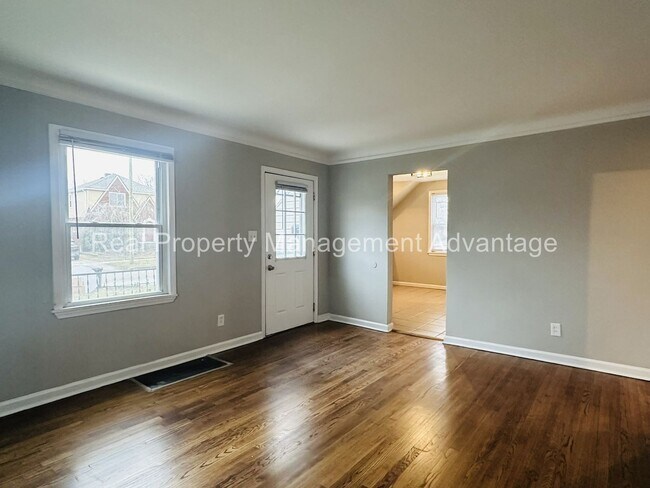 Building Photo - Cute 3-Bedroom Updated Bungalow Minutes from Downtown Ferndale!