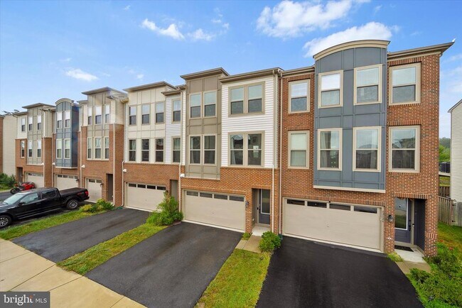 Building Photo - 42424 Dogwood Glen Square