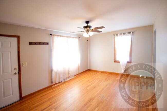 Building Photo - Newly listed 3Bd/1Ba House | Near Midtown: Modern Touches!
