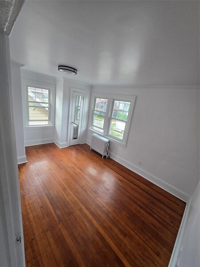 Foto del edificio - 70 Rockaway Pkwy