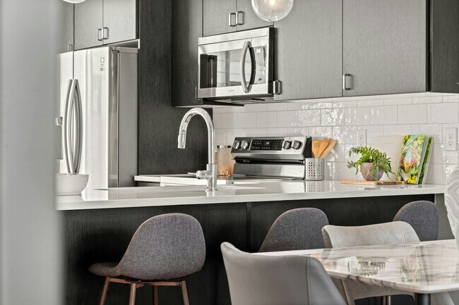 Foto del edificio - 4280 W 13th Ave
