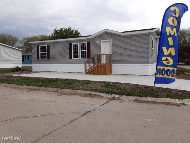 Building Photo - 3 br, 2 bath House - 6085 University Ave