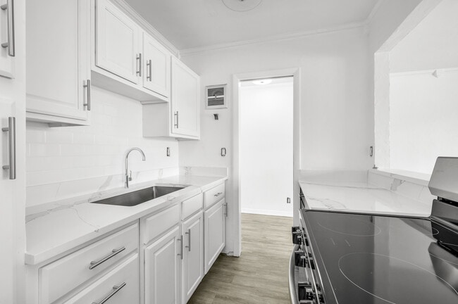 Building Photo - 616 unit 13