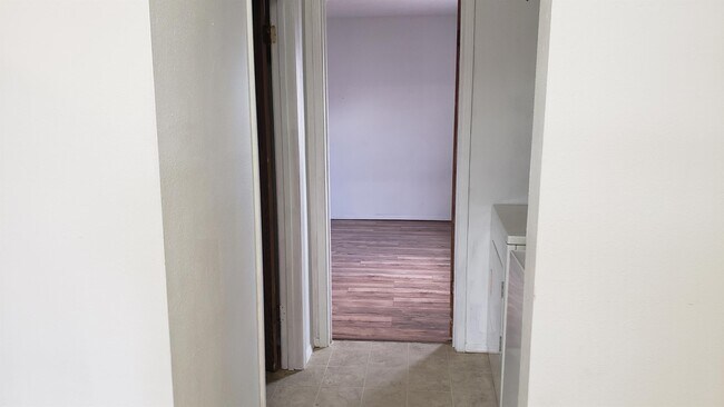 Foto del edificio - 1013 W 13th St