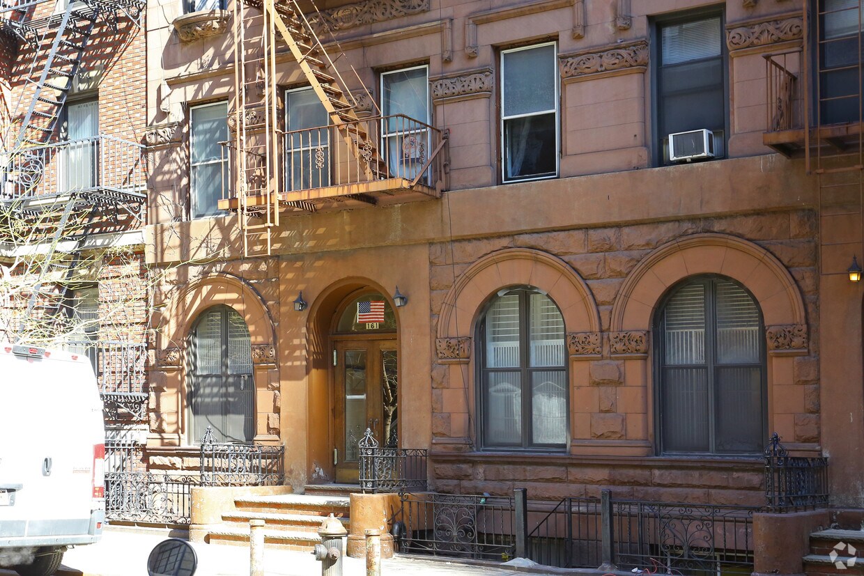 Foto del edificio - 161 E 89th St