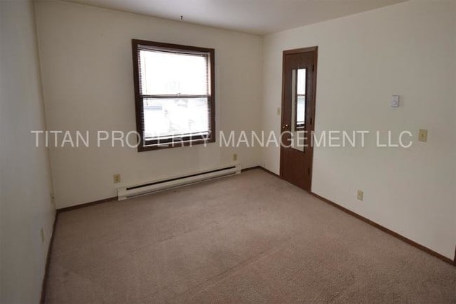 Foto del edificio - 683 Harvey St