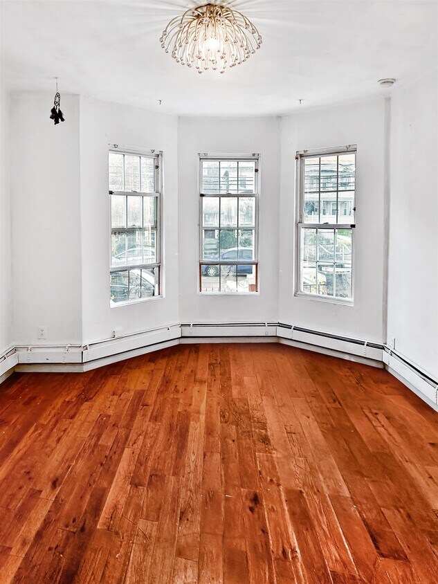 196 DUNCAN Ave, Journal Square, NJ 07306 Room for Rent in Journal