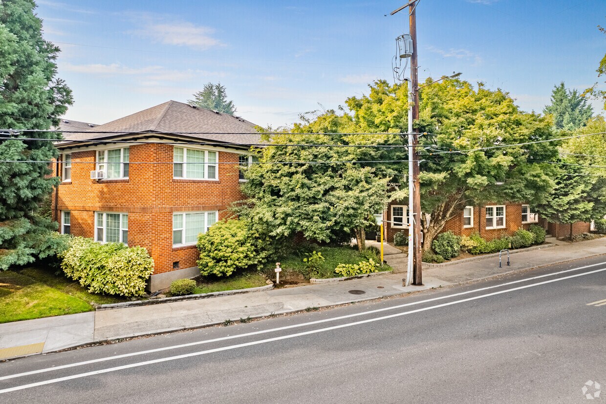 Primary Photo - Chasselton Condominiums