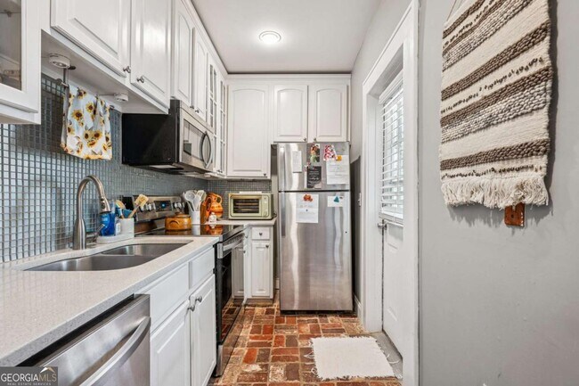 Foto del edificio - 737 Barnett St NE