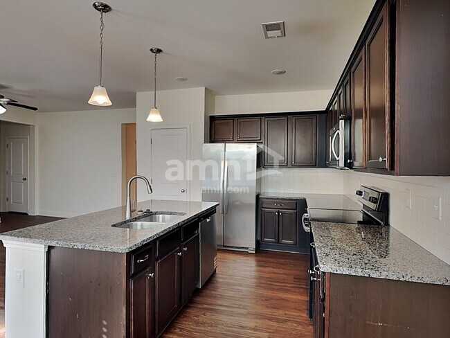 Foto del edificio - 2492 Napa Valley Dr