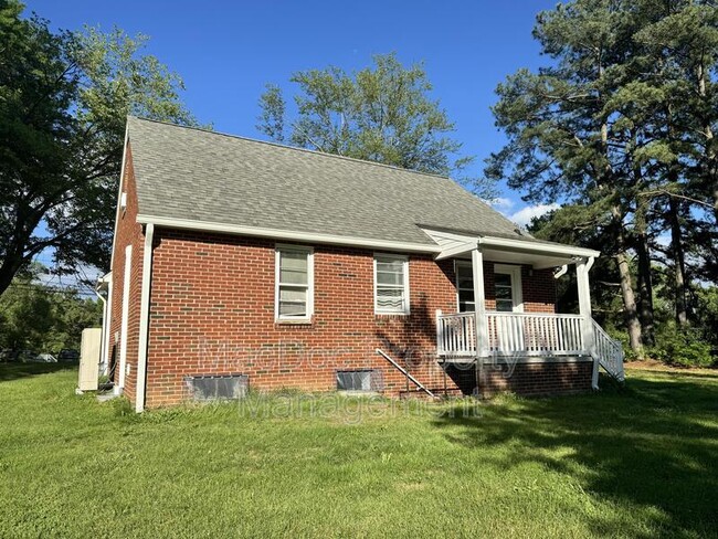 Building Photo - 595 Truslow Rd