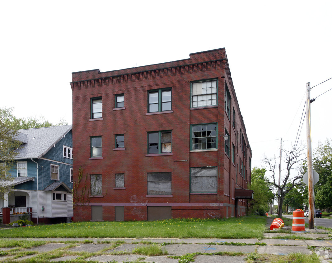 Primary Photo - 1119-1125 Bryson St