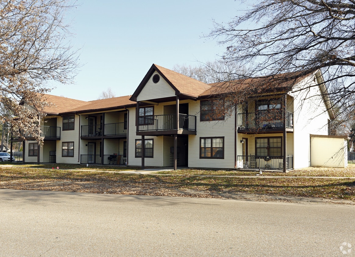 Four Seasons Apartments in Marion, AR