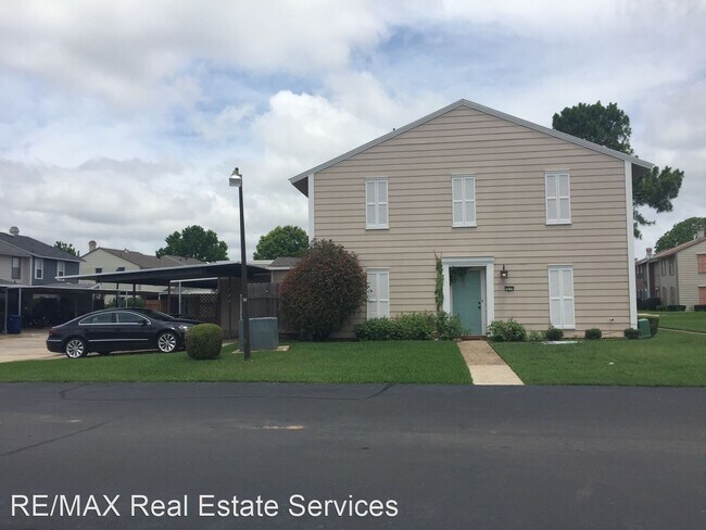 Building Photo - 3 br, 1.5 bath House - 10119 Salinas