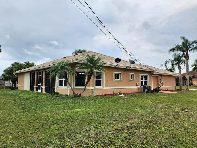 Building Photo - 6031 NW Flair Ct