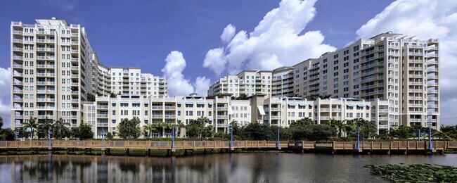 Foto del edificio - 350 N Federal Hwy