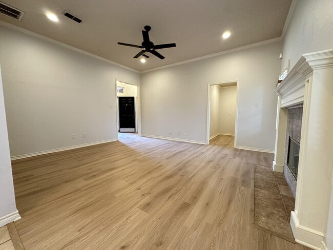 Foto del edificio - 5422 99th St