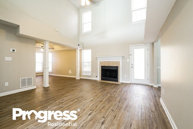 Building Photo - 498 Emerald Trce