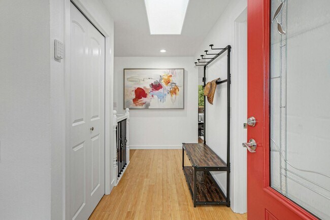 Foto del edificio - 5bd/2.5ba Bellevue Home