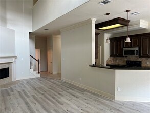 Building Photo - 2865 Westhollow Dr