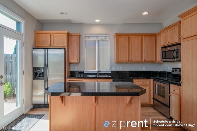 Building Photo - 2 br, 2.5 bath Condo - 4858 SE Vintage Pl,...