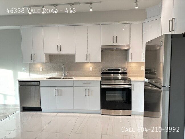 Photo du bâtiment - 2 Bedroom Condo at Yaletown Living