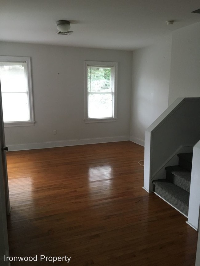 Building Photo - 4616 Spruce St