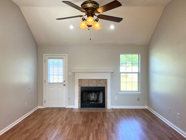 Building Photo - Lovely Home in Wexford Plantation