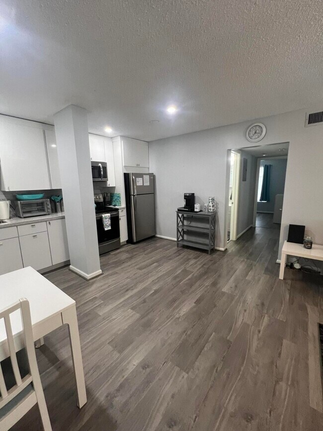 Foto del edificio - 2271 NE 68th St