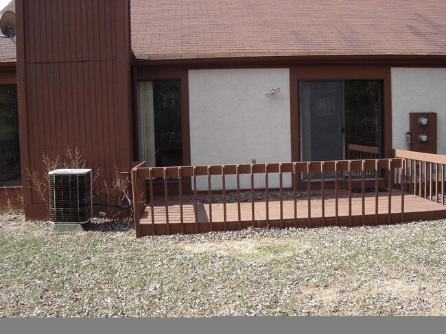 Building Photo - 6378 Chippenhook Ct