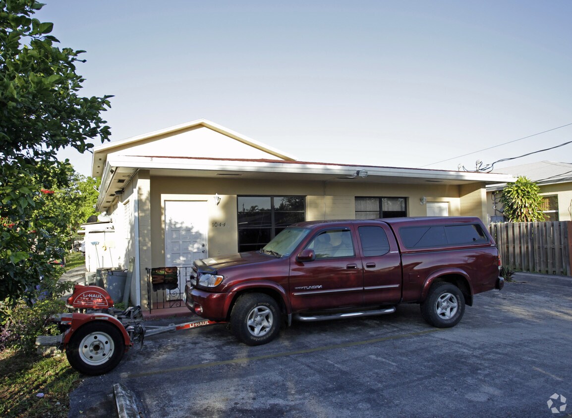 Foto del edificio - 1044 SW 66th Ave