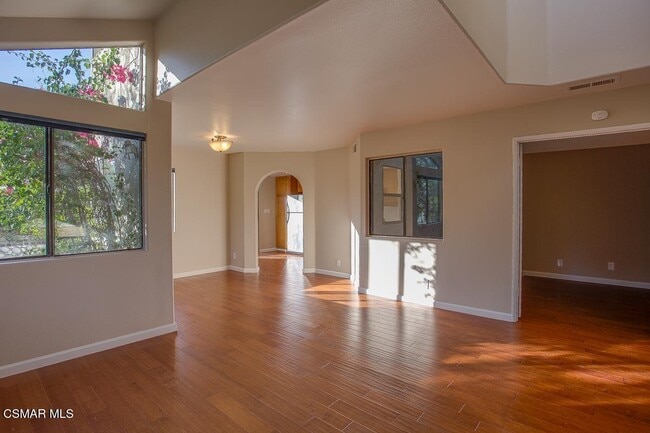 Building Photo - 29712 Strawberry Hill Dr