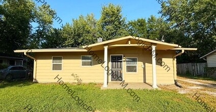 Building Photo - 3120 Falcon Dr
