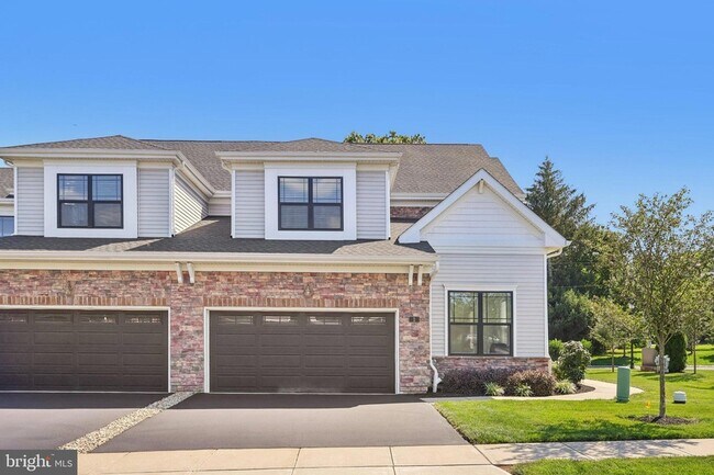 Building Photo - 2 Dogleg Ln