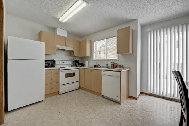 Building Photo - Ridgeview Village
