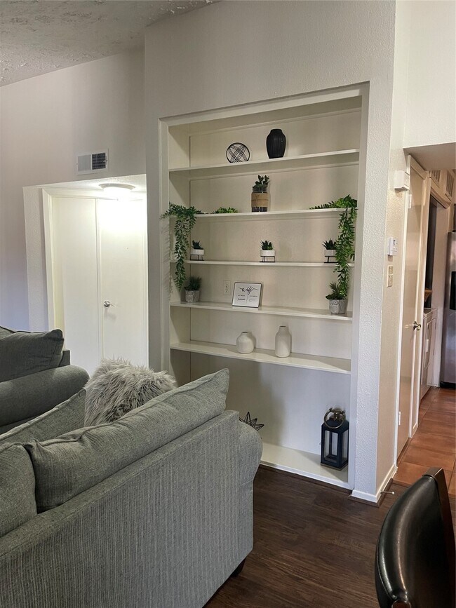 Foto del edificio - 10555 Turtlewood Ct