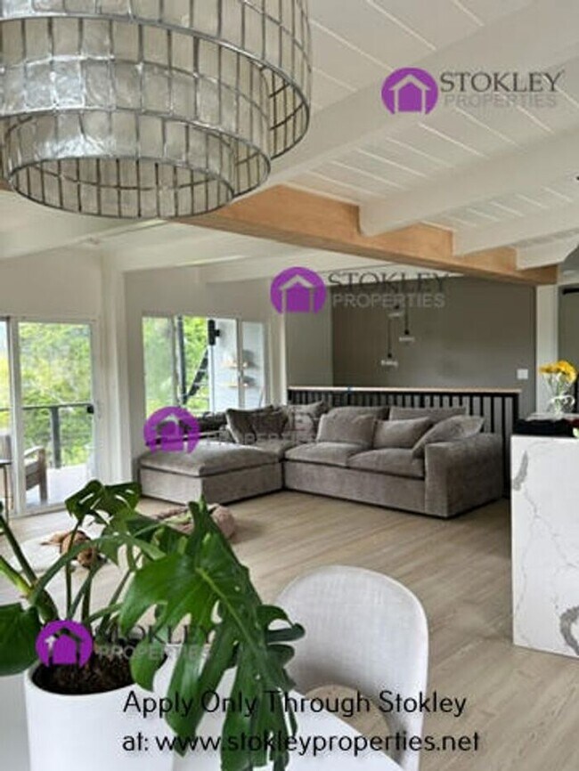 Foto del edificio - 4311 Fairway Dr