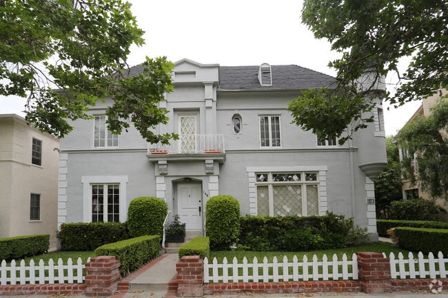 Building Photo - 149 S Bedford Dr