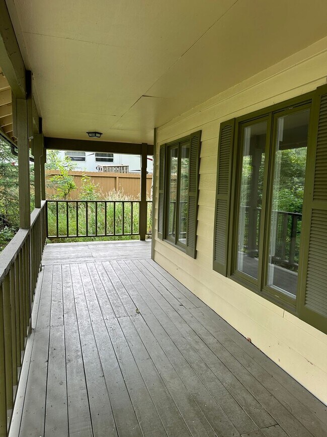 Building Photo - $600 Move in Bonus! House in Kempton Hills...