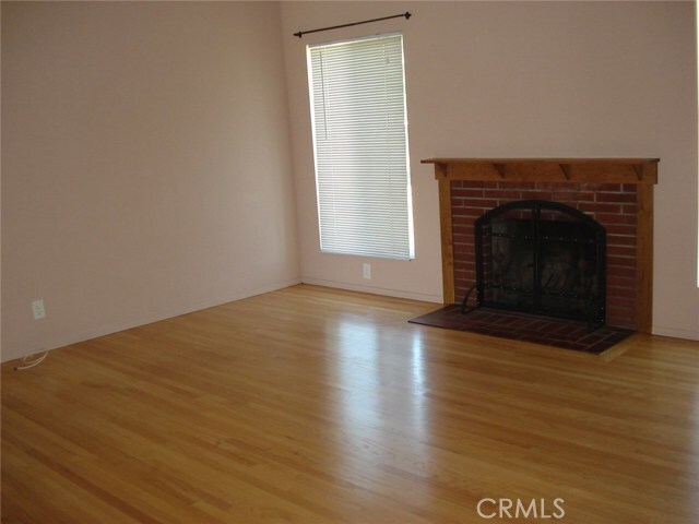 Building Photo - 1333 E Kenwood Ave