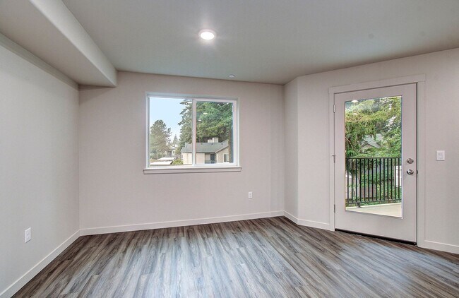 Building Photo - 404 NE 117th Ave