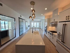 Building Photo - 8337 Distinctive Dr