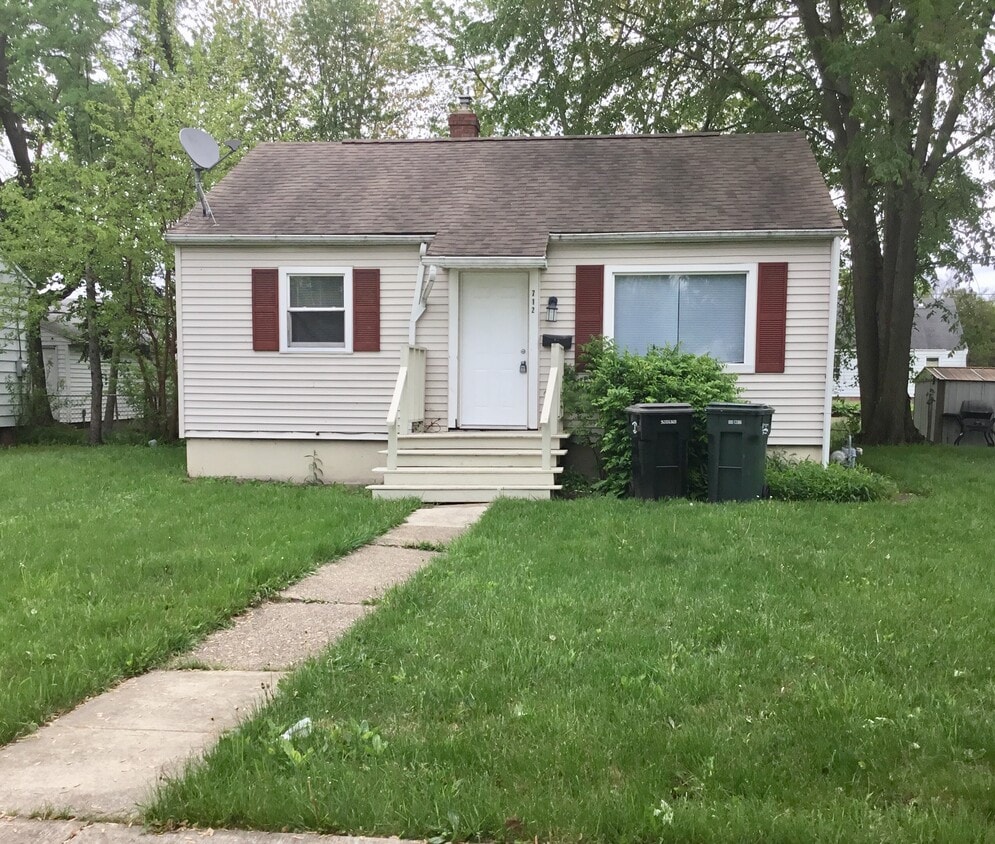 712 S Kenmore St, South Bend, IN 46619 House Rental in South Bend, IN