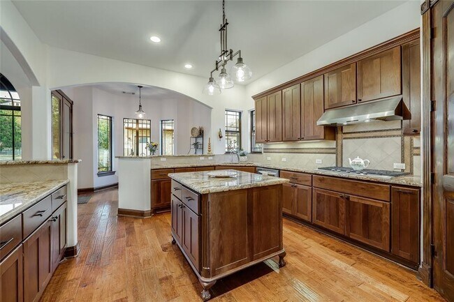 Foto del edificio - 17005 Northlake Hills Dr