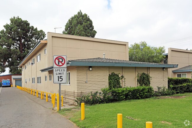 Building Photo - 11522 Stuart Dr