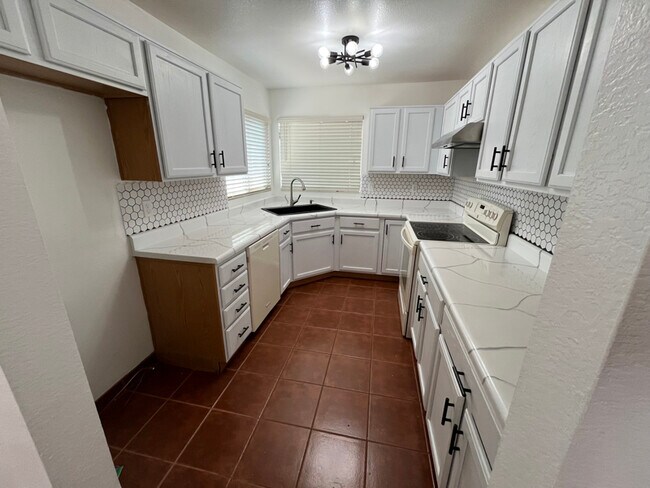 Foto del edificio - 4560 W Dunn Pl