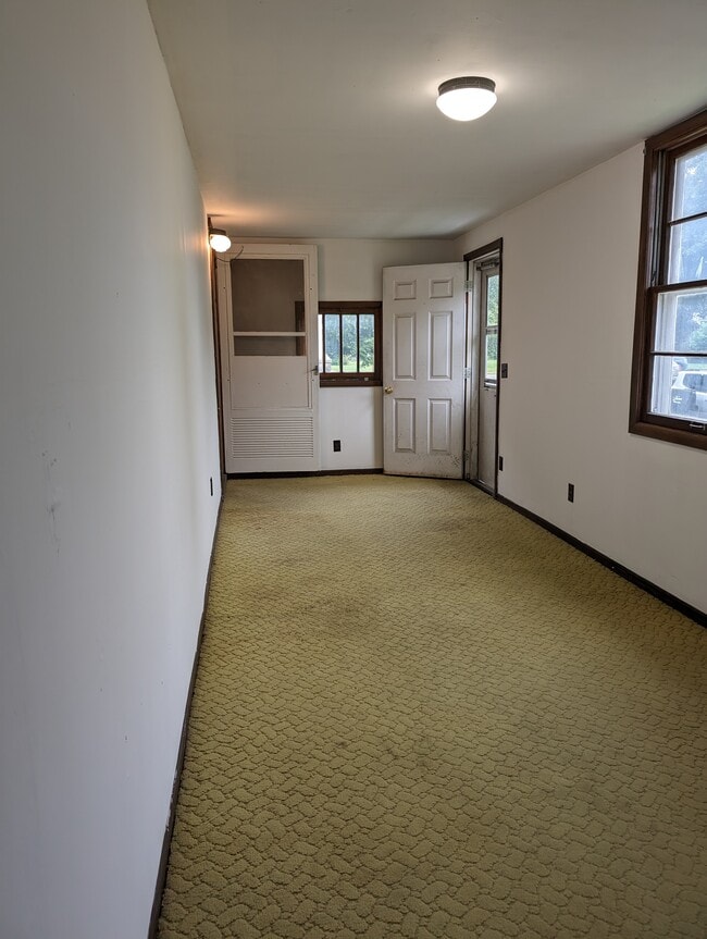 1014 Portland Ave Unit 2 Bedroom Apartment, Beloit, WI 53511 ...