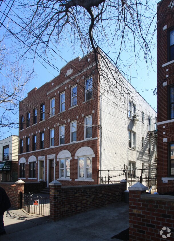 Building Photo - 8619 23rd Ave