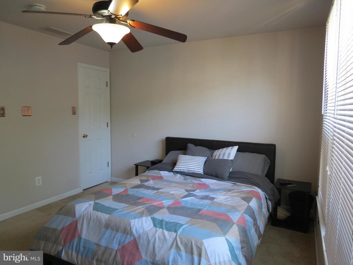 1215 Tristram Cir, Mantua Township, NJ 08051 Room for Rent in Mantua